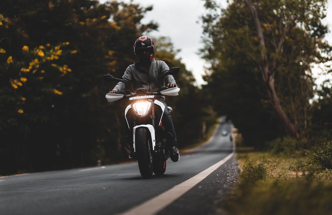 Znaczenie lusterek w bezpieczeństwie jazdy motocyklem