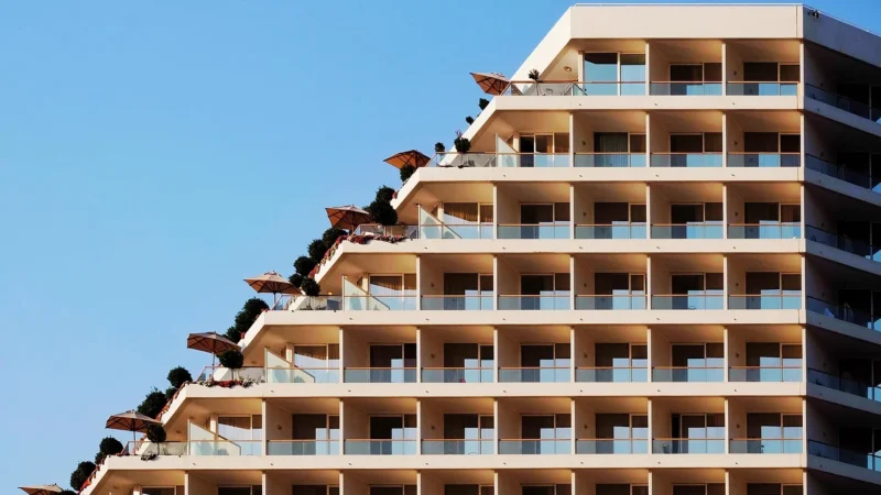 Elegancki hotel w sercu gór: idealne miejsce na relaks i wypoczynek